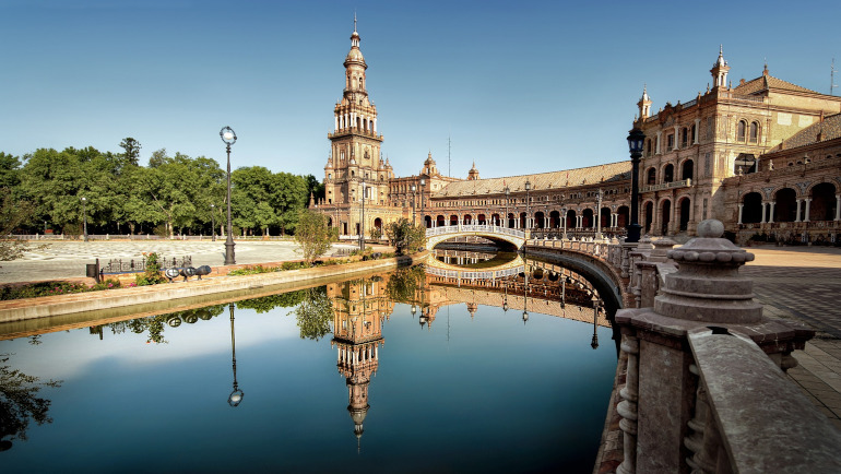 Warmest destinations in winter: Seville, Spain
